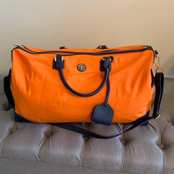 Tory Burch Handbags - ⭐️Tory Burch Robinson Duffle Bag⭐️
